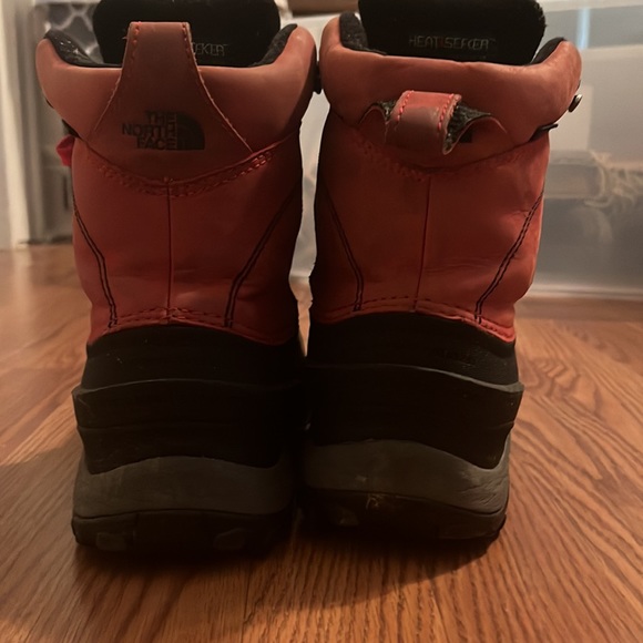 North face boots - Picture 2 of 4